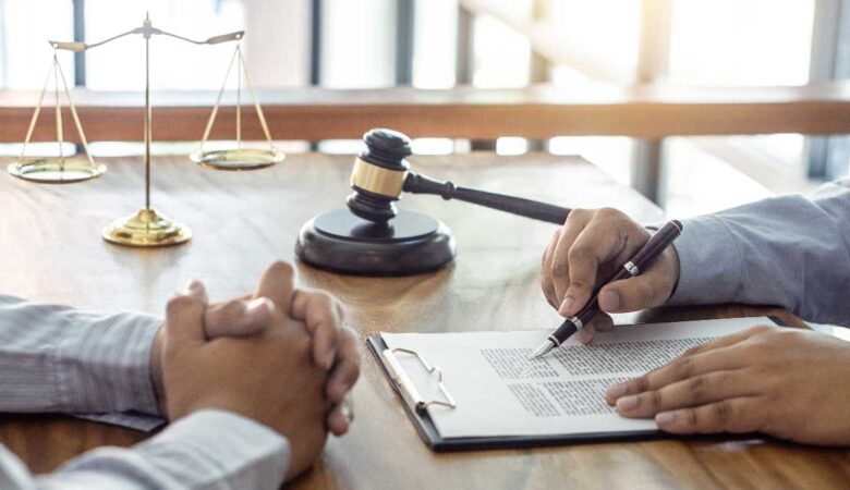 ¿Contrato a Honorarios o Relación Laboral? Así Lo Define la Corte Suprema en Chile